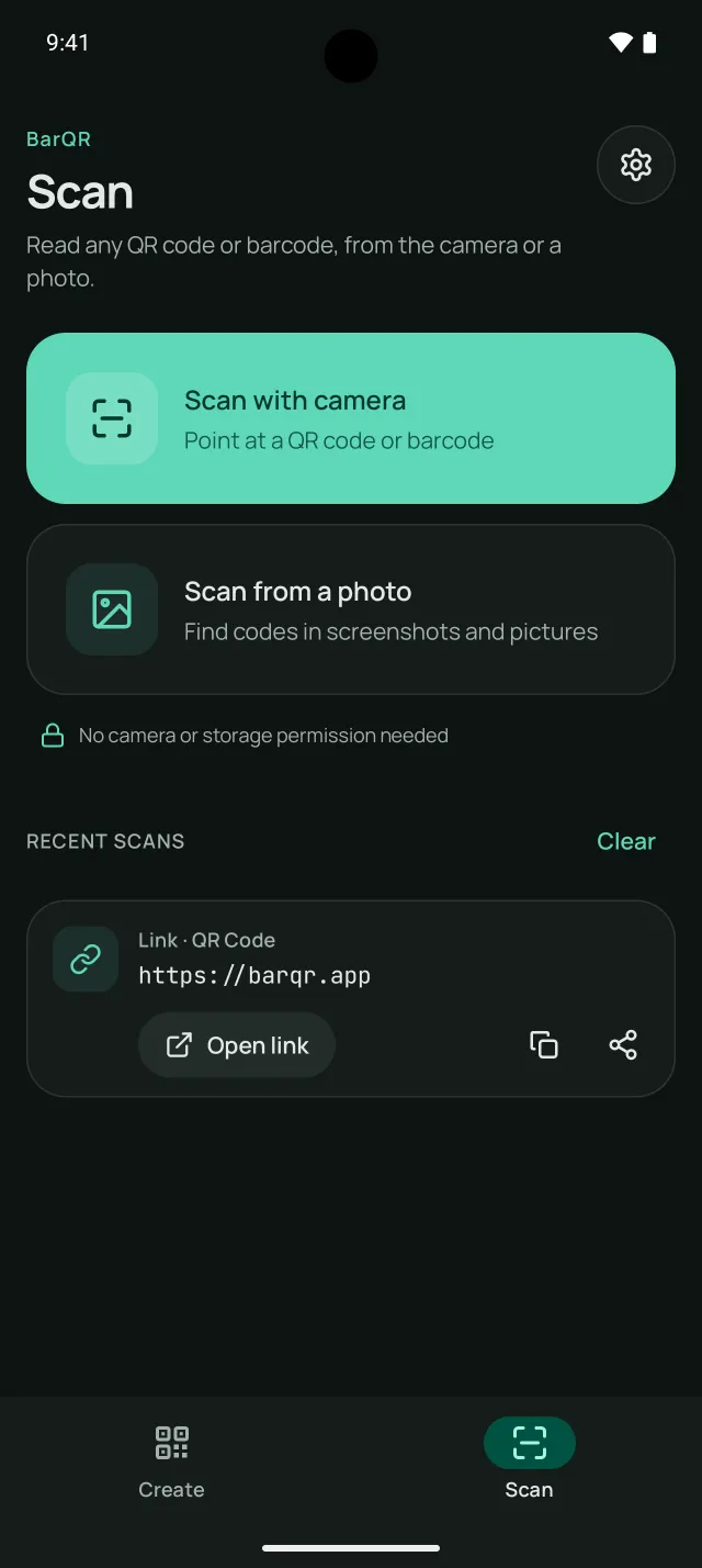 BarQR's Scan tab with camera and photo options